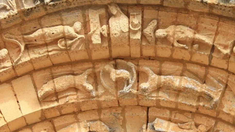 portail détail des plus belles églises romanes de saintonge 