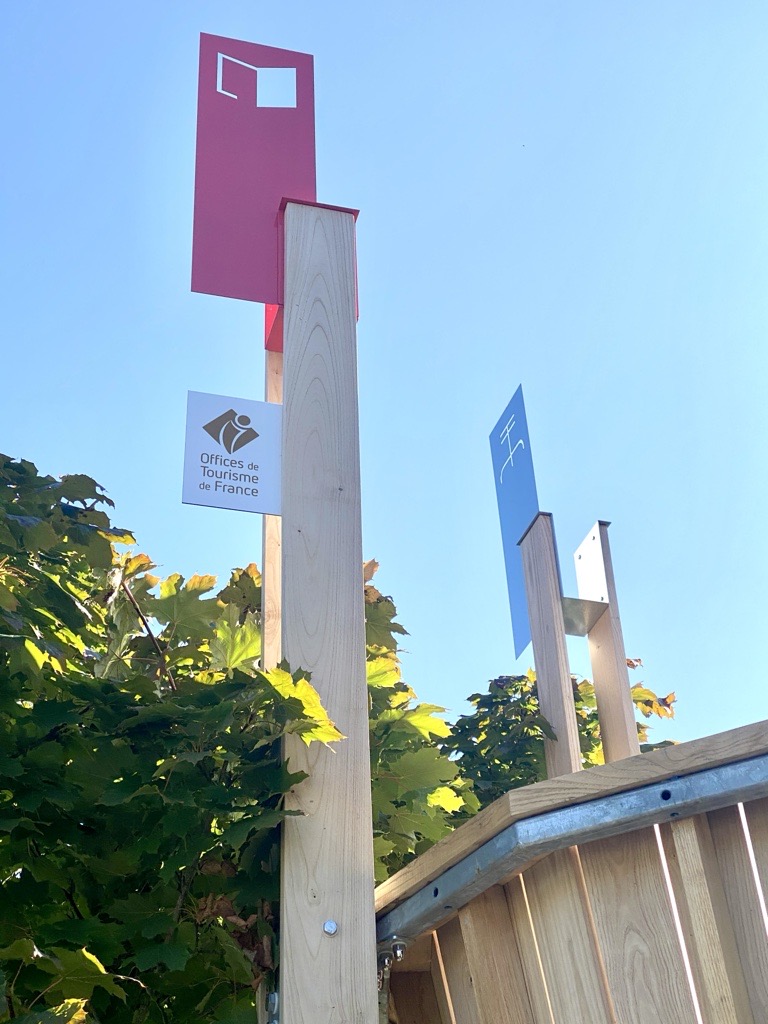 La route des Totems en Vals de Saintonge : installation artistique