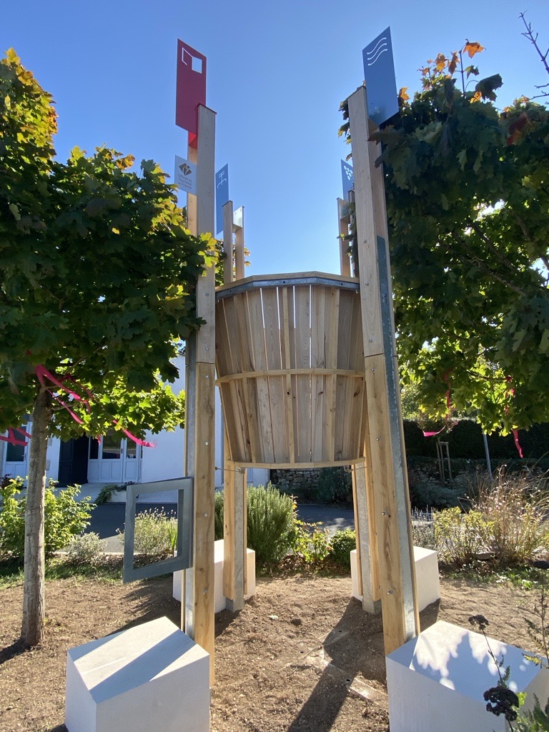 La route des Totems en Vals de Saintonge : installation artistique